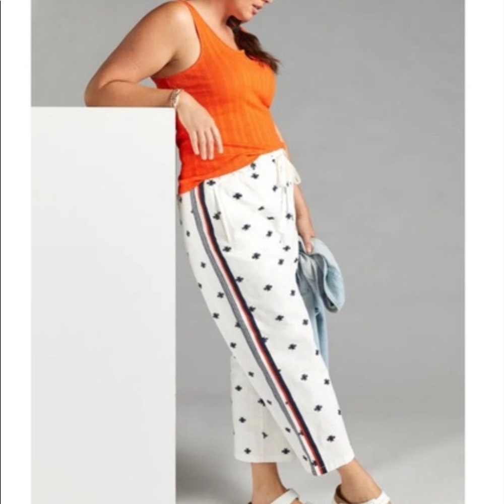 Anthropologie White cotton drawstring pants with embroidered bees
